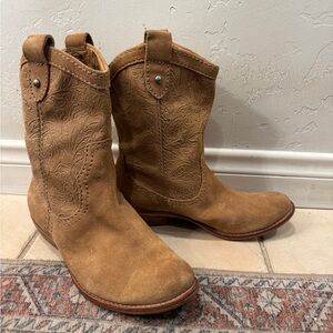 FOSSIL COWBOY BOOTS